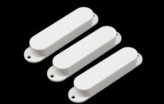 Allparts Electric Guitar Plastic Single Coil Pickup Cover Set for Fender Stratocaster Style Guitars - No Holes (White)