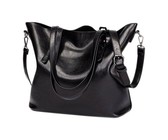 Victoria Caye Handbag - Navy